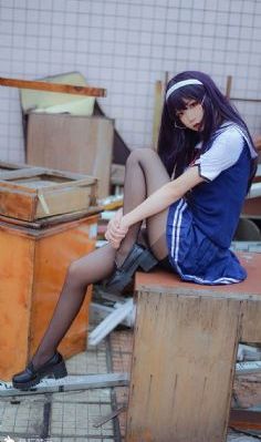 强睡年轻的女经理