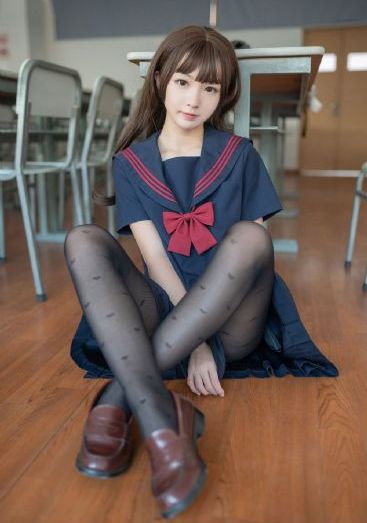 《色诱女教师》在线观看